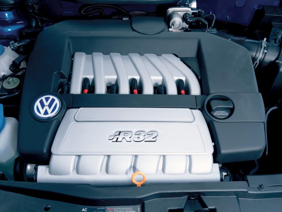  Volkswagen Golf R32 2002 года  (фото 2 из 38)